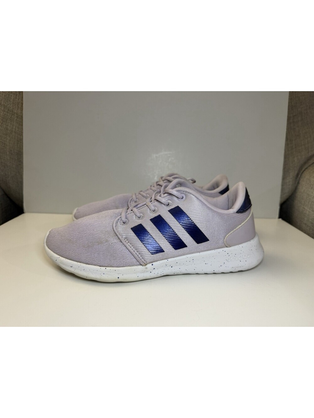 adidas running walking shoes U.S. Size 7 W light purple dark blue Art EG8479